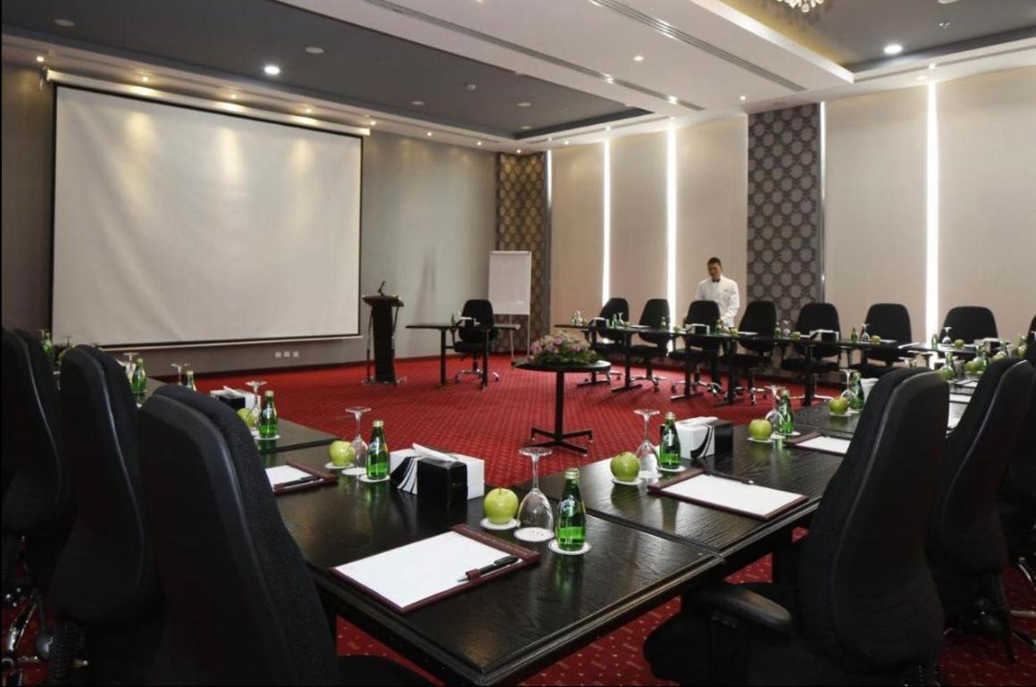 Warwick Al Jubail Hotel 外观 照片