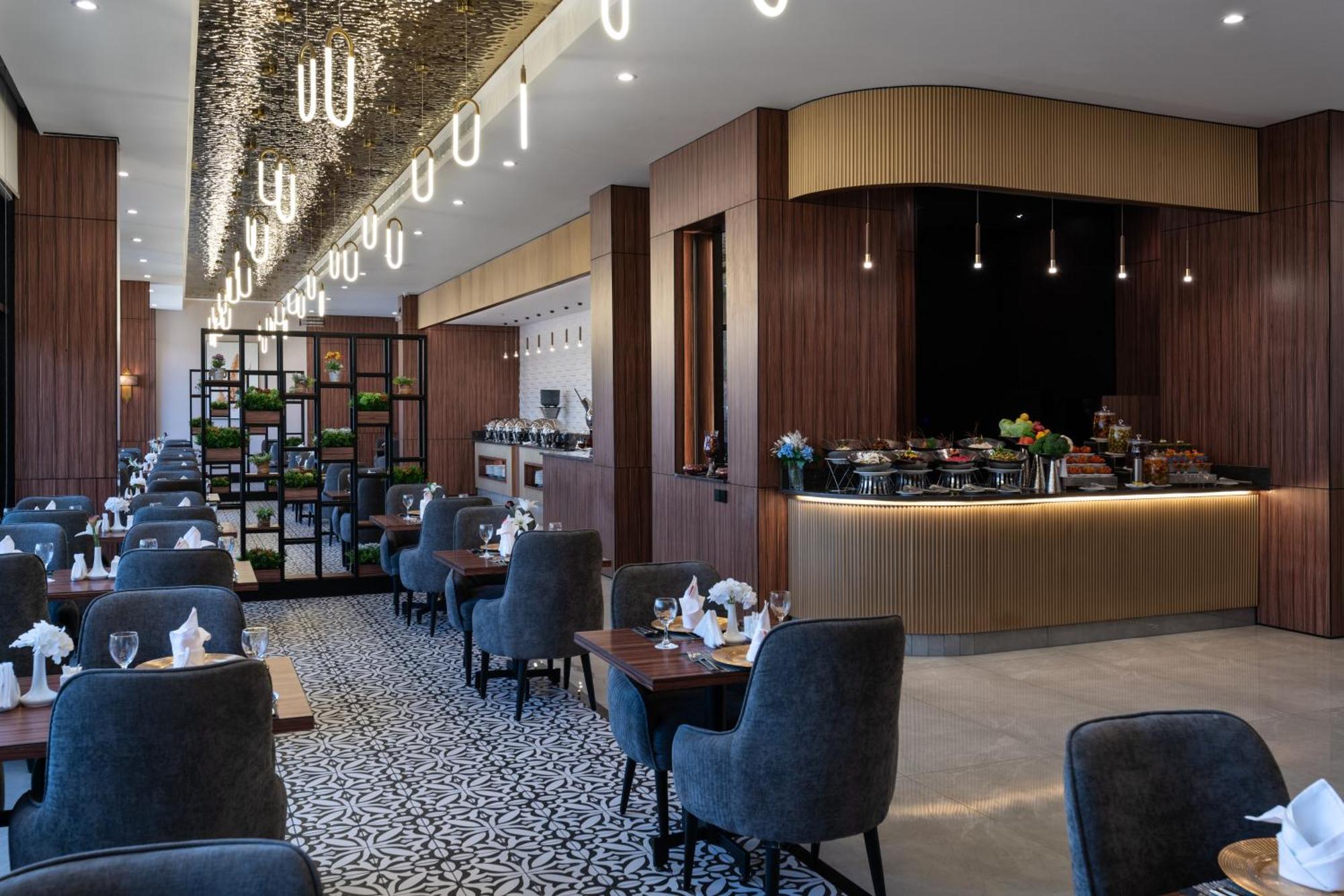 Warwick Al Jubail Hotel 外观 照片