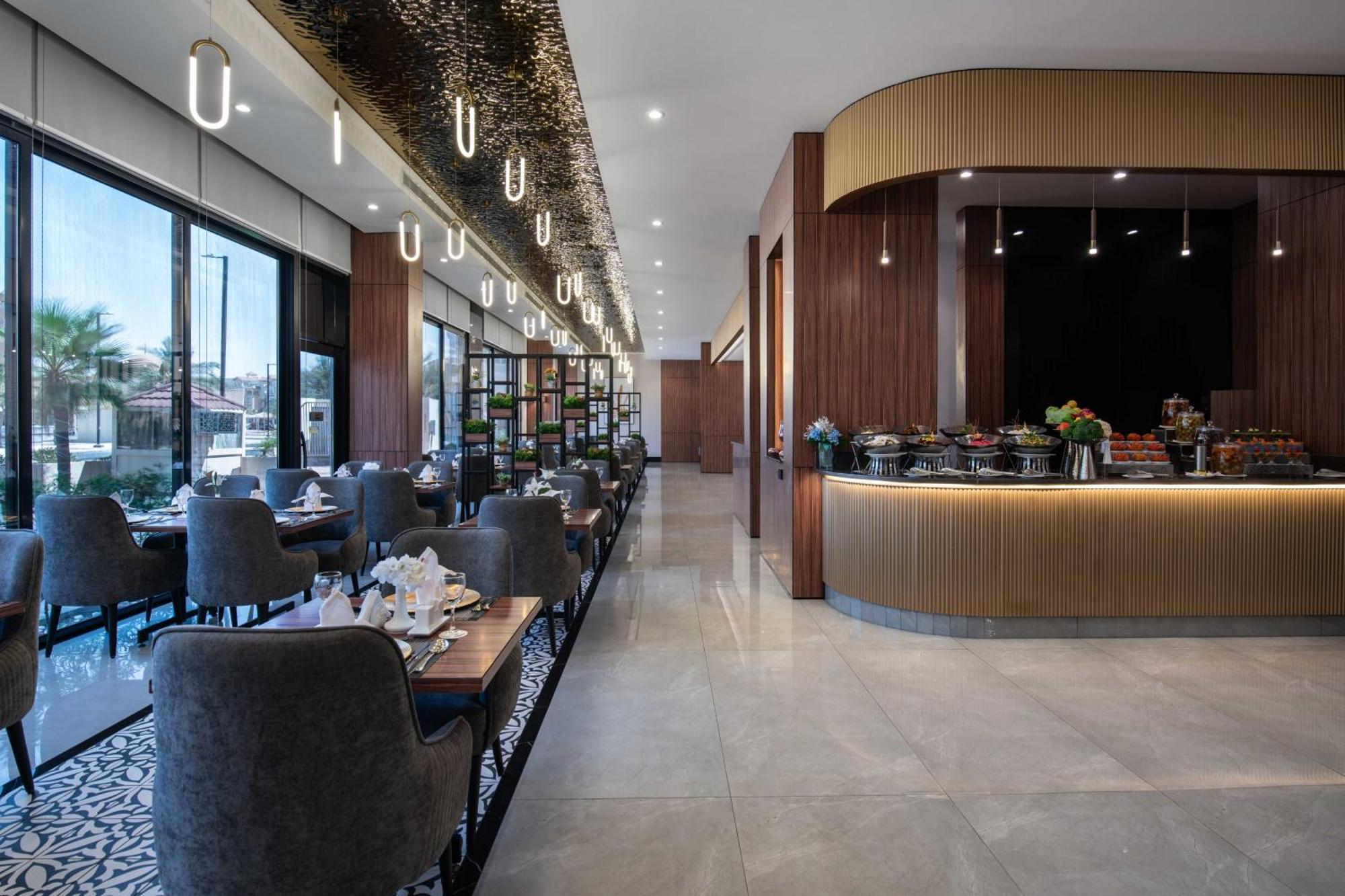 Warwick Al Jubail Hotel 外观 照片