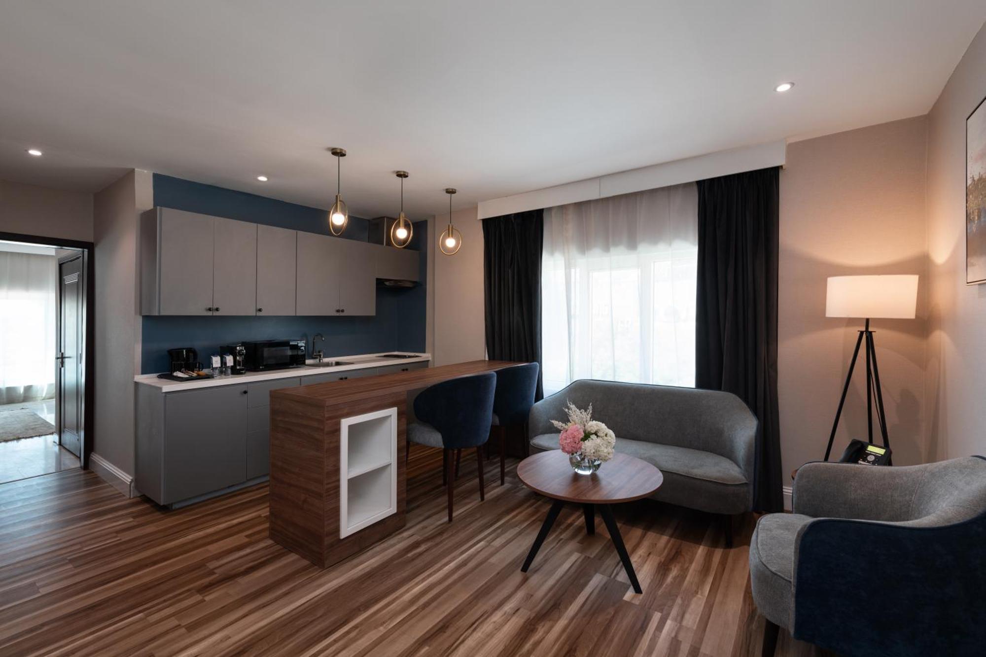 Warwick Al Jubail Hotel 外观 照片