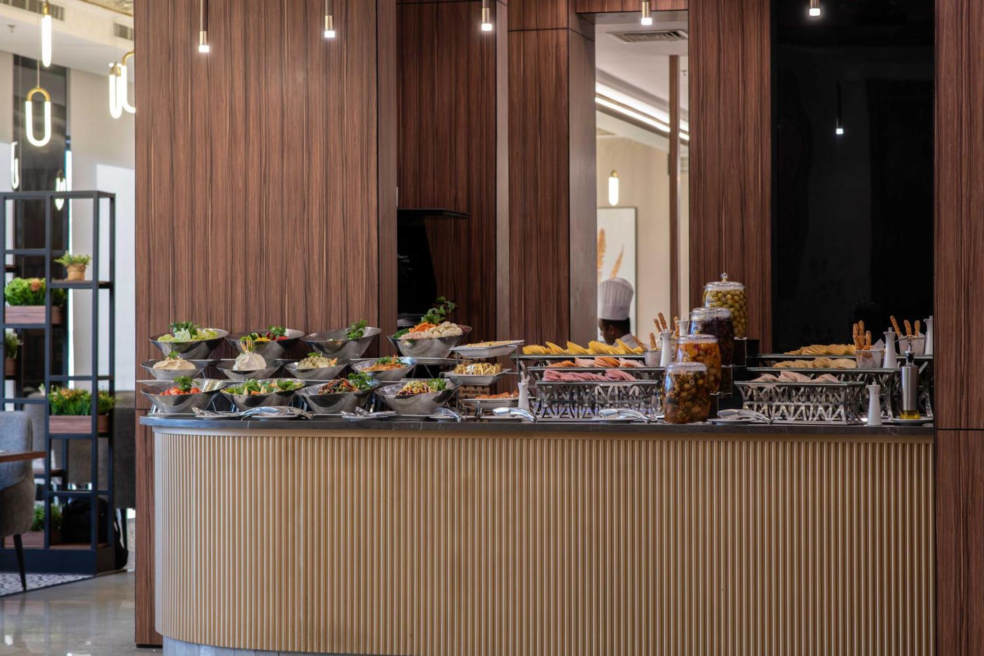 Warwick Al Jubail Hotel 外观 照片